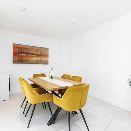 Luxury Spacious Flat With Communal Gardens And Parking 런던 외부 사진