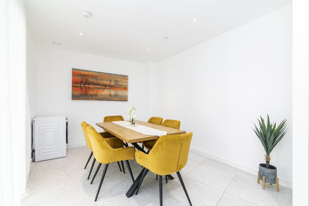 Luxury Spacious Flat With Communal Gardens And Parking 런던 외부 사진