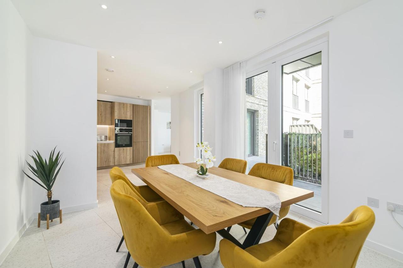 Luxury Spacious Flat With Communal Gardens And Parking 런던 외부 사진